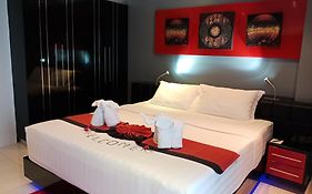 Absolute Bangla Suites Patong